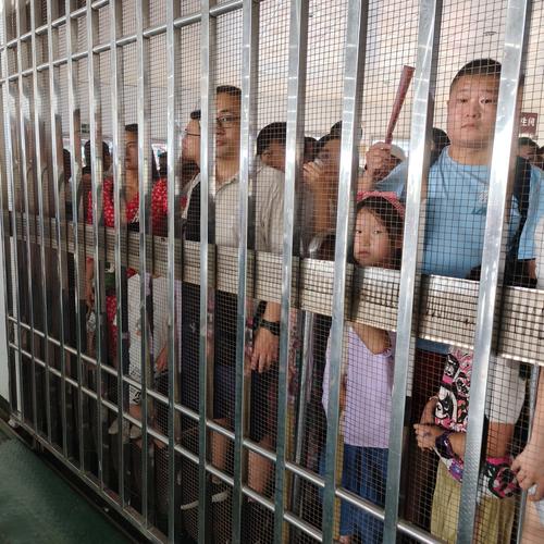 看守所里诈骗犯如何度过每一天?